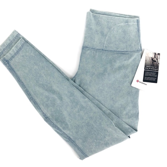 lululemon athletica Pants - NWT Lululemon HR Wunder Under 28" Blue Dye Tight
